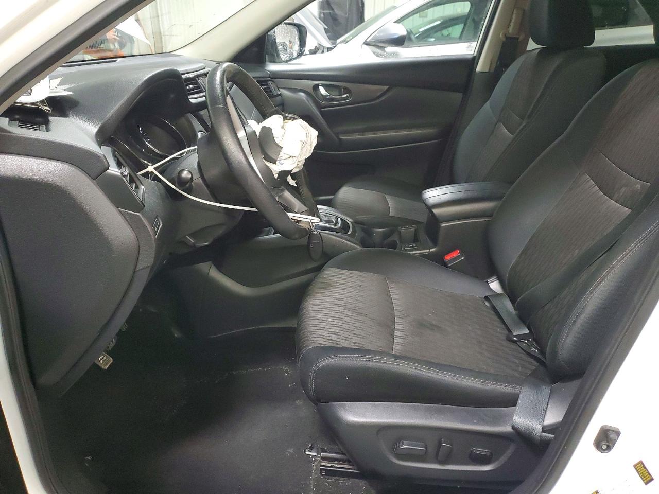 2020 NISSAN ROGUE SV photo 13