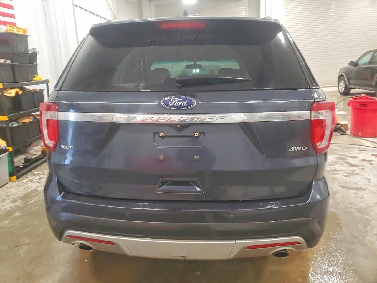 2017 FORD EXPLORER XLT photo 6