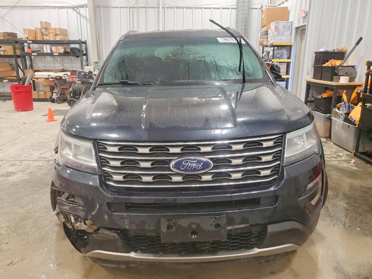 2017 FORD EXPLORER XLT photo 5