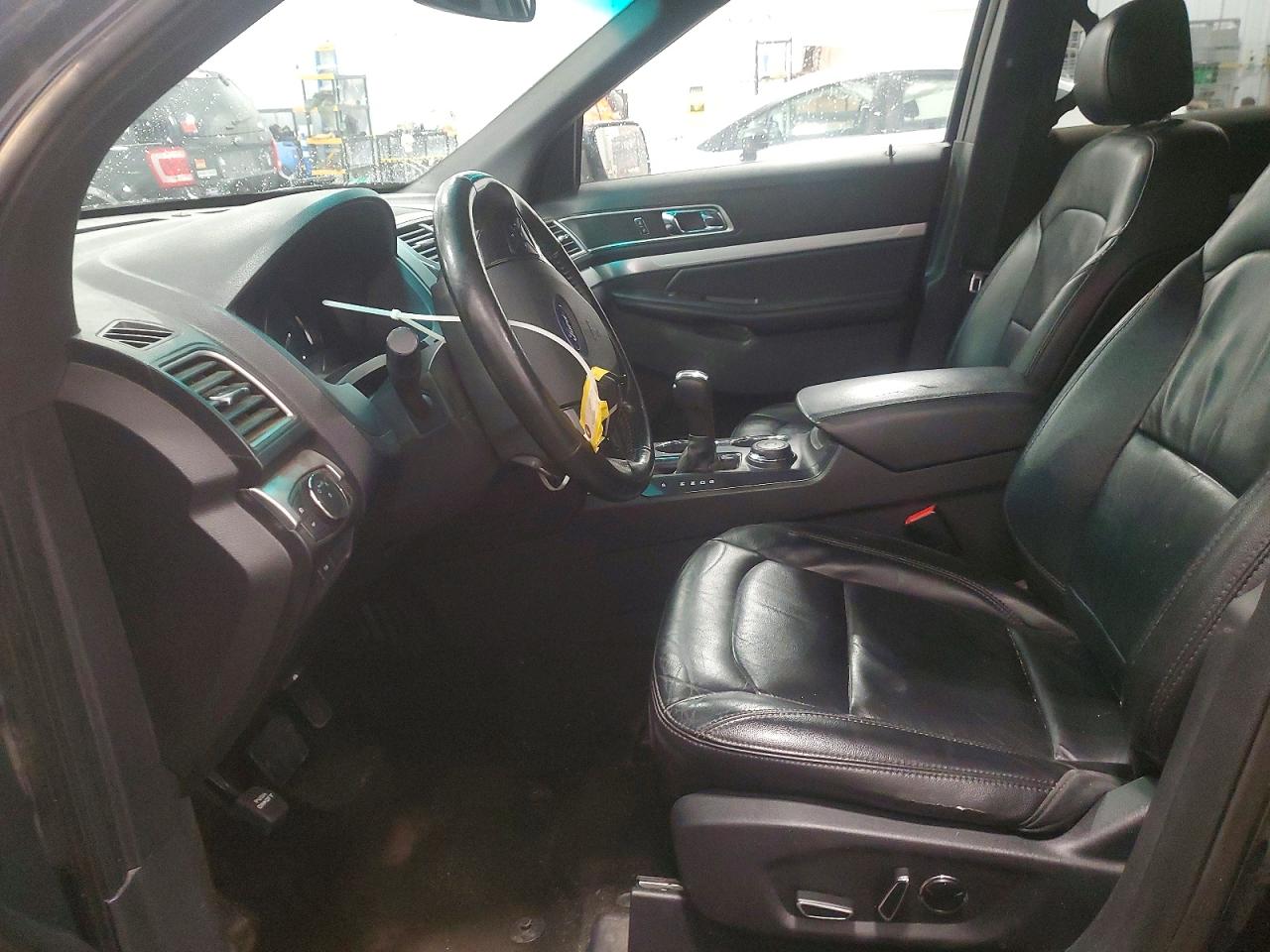 2017 FORD EXPLORER XLT photo 7