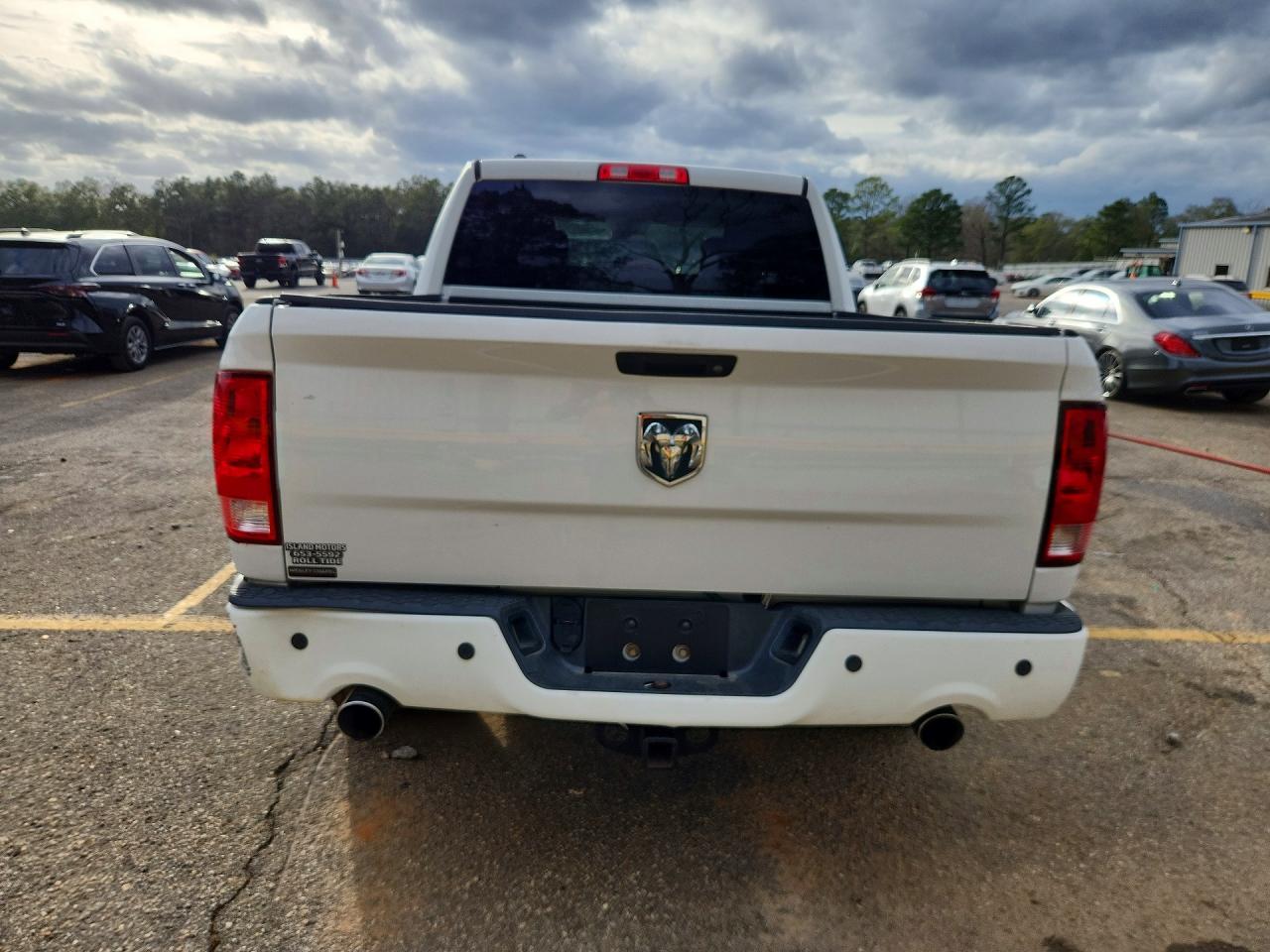 2014 RAM 1500 ST photo 16