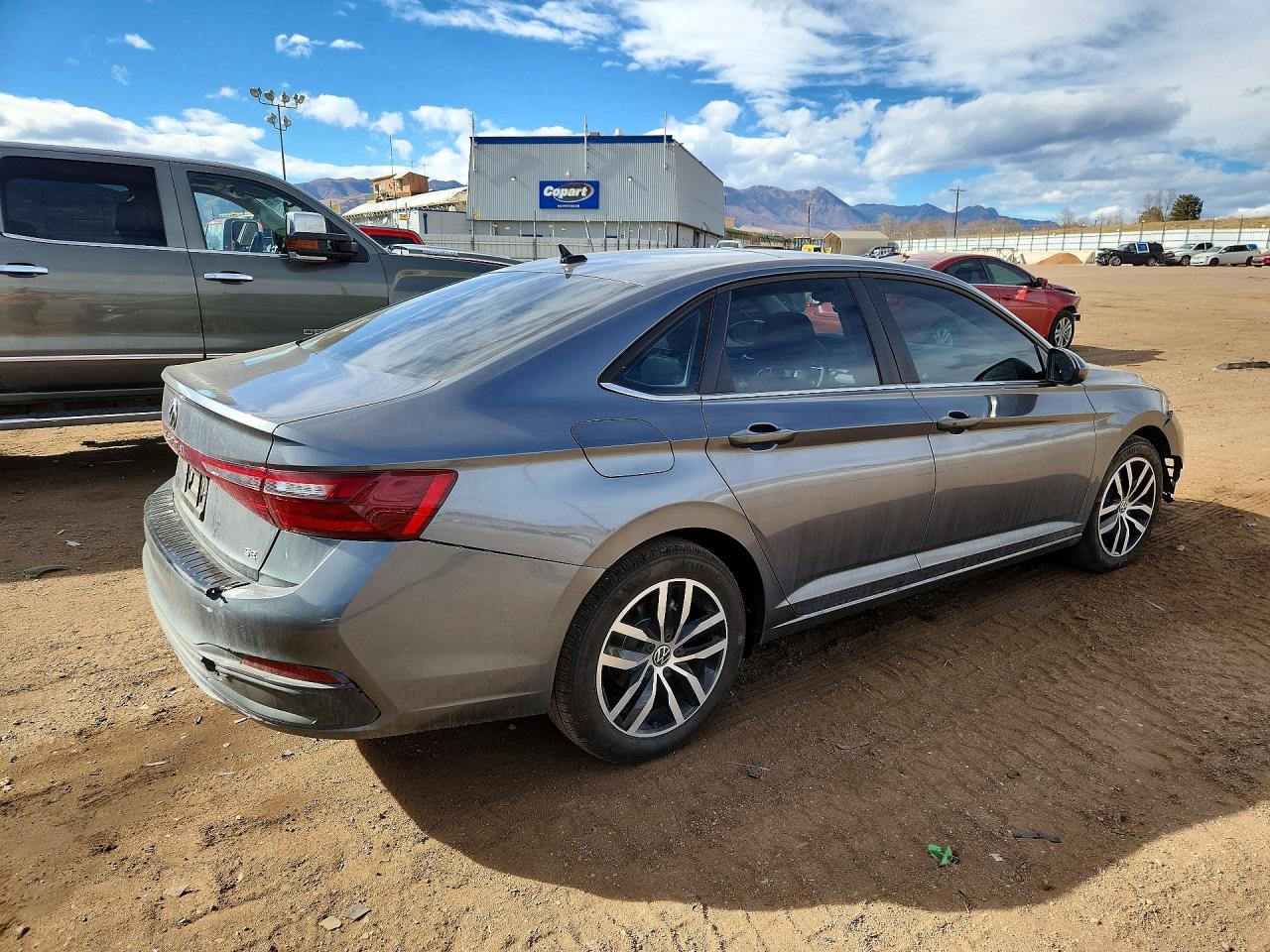 2025 VOLKSWAGEN JETTA SE photo 3