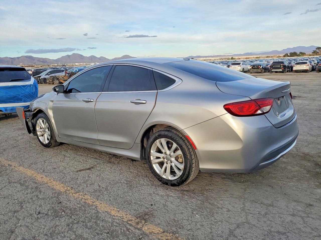 2015 CHRYSLER 200 LIMITED photo 4
