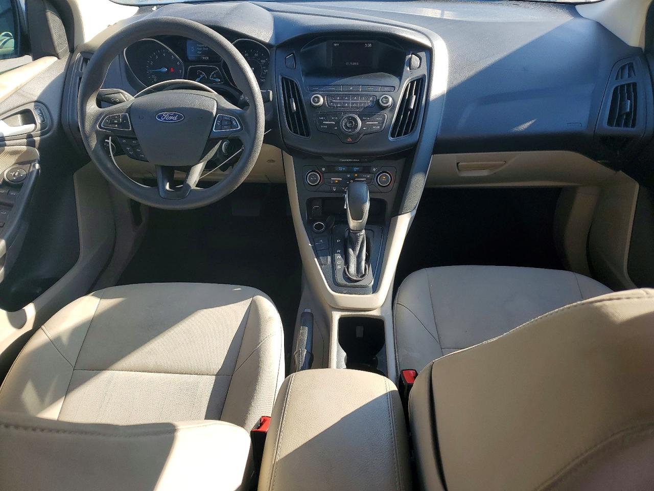 2018 FORD FOCUS SE photo 15