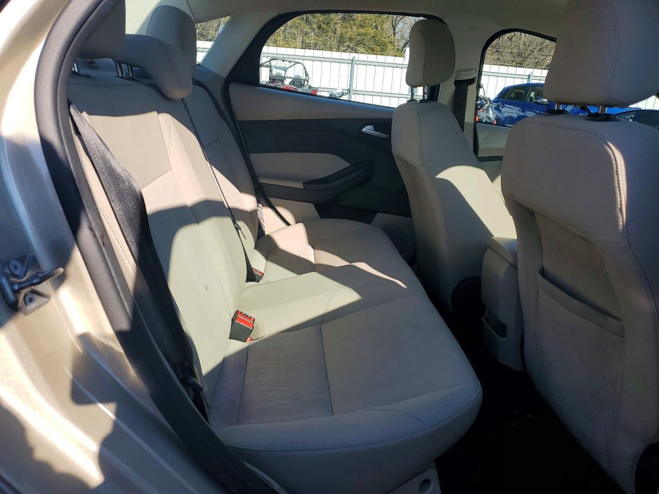 2018 FORD FOCUS SE photo 19