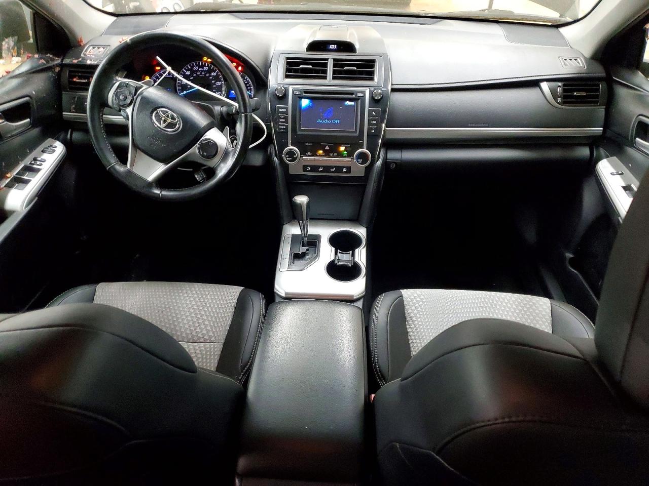 2013 TOYOTA CAMRY SE photo 8