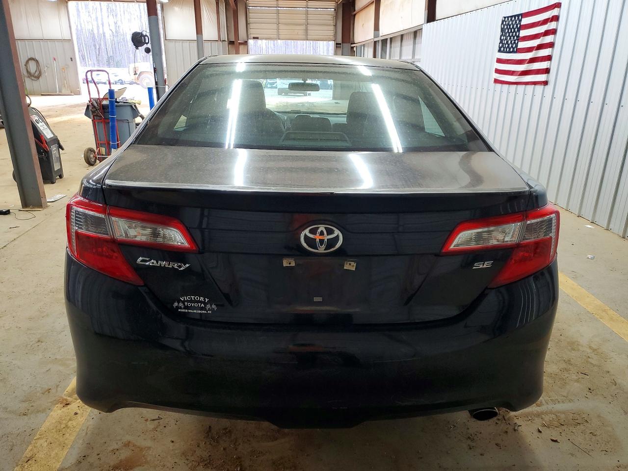 2013 TOYOTA CAMRY SE photo 6