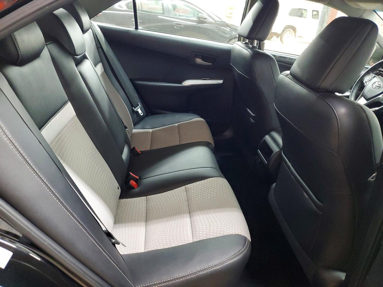 2013 TOYOTA CAMRY SE photo 10