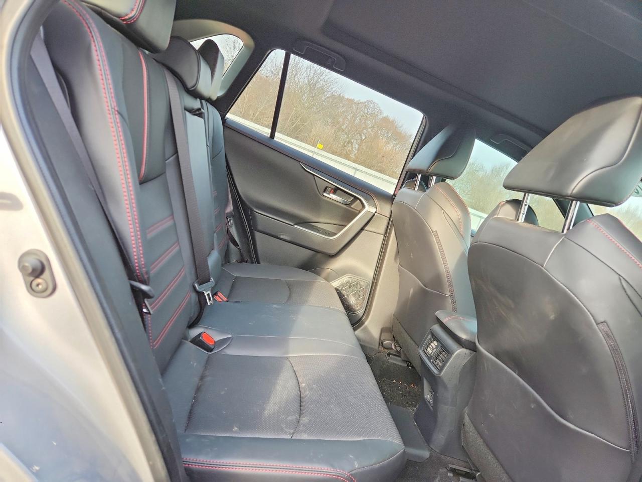 2024 TOYOTA RAV4 PRIME XSE photo 11