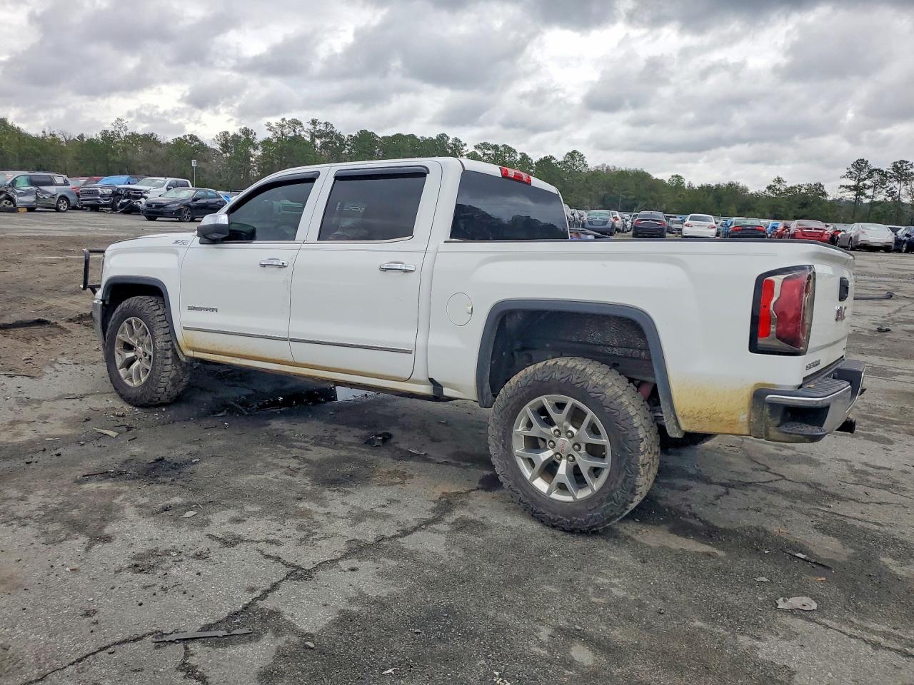 2017 GMC SIERRA K1500 SLT photo 2