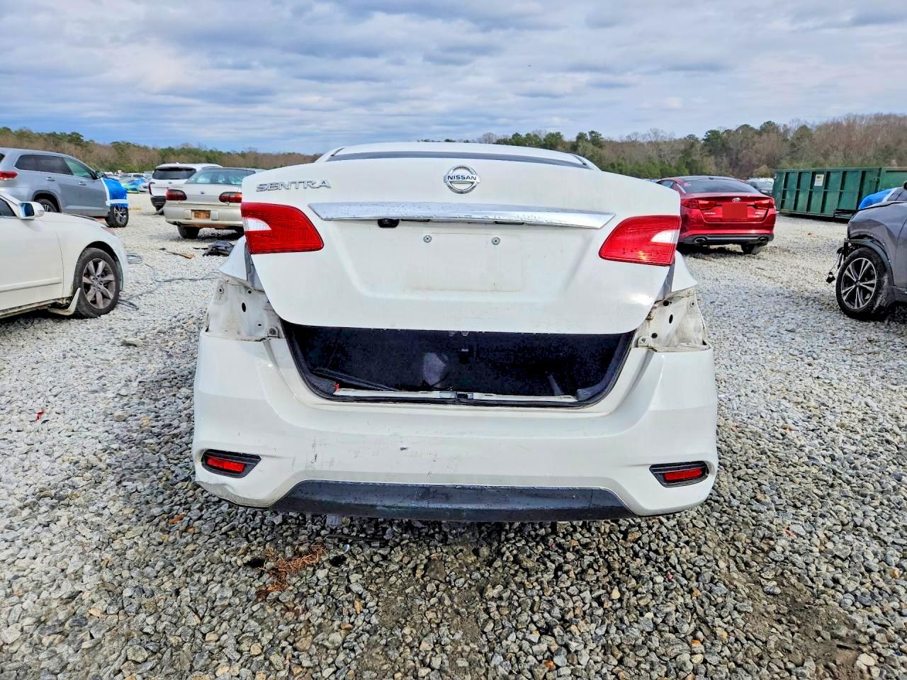 2018 NISSAN SENTRA S photo 6