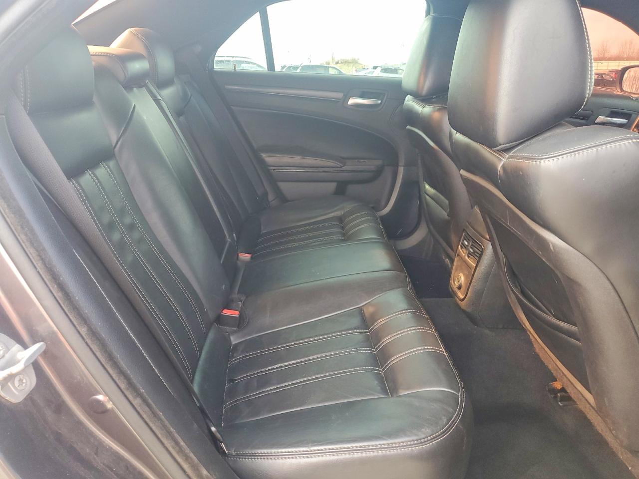 2014 CHRYSLER 300 S photo 37