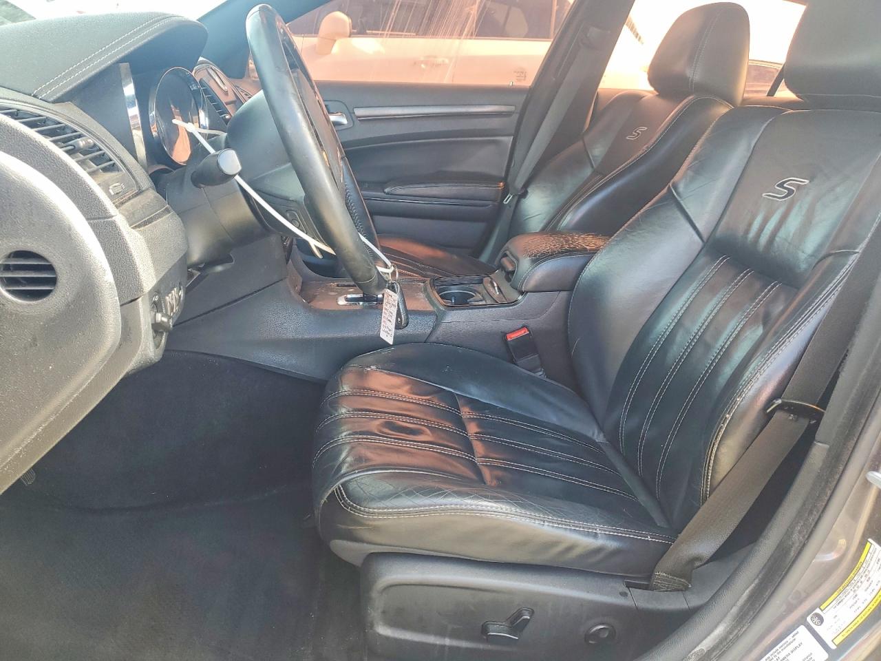 2014 CHRYSLER 300 S photo 25