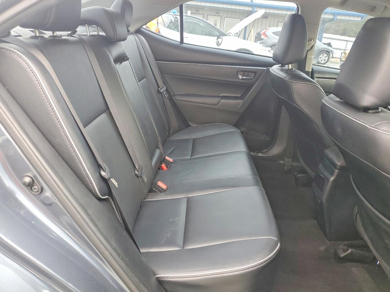 2017 TOYOTA COROLLA XLE photo 19