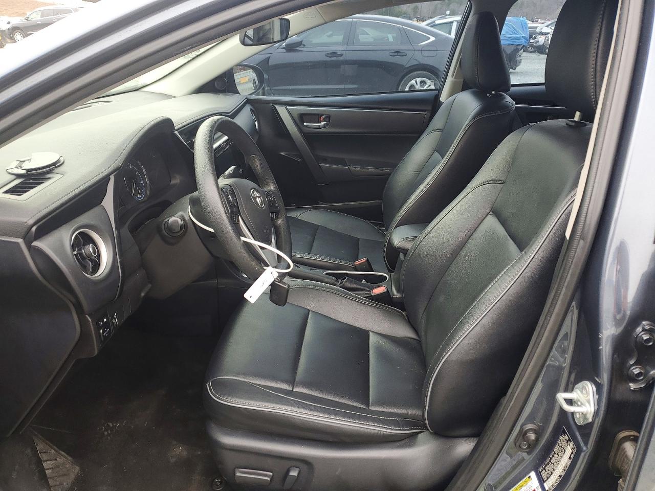 2017 TOYOTA COROLLA XLE photo 13