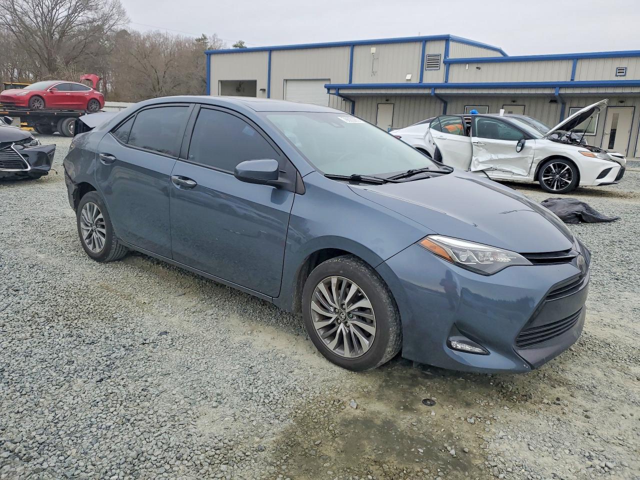 2017 TOYOTA COROLLA XLE photo 7