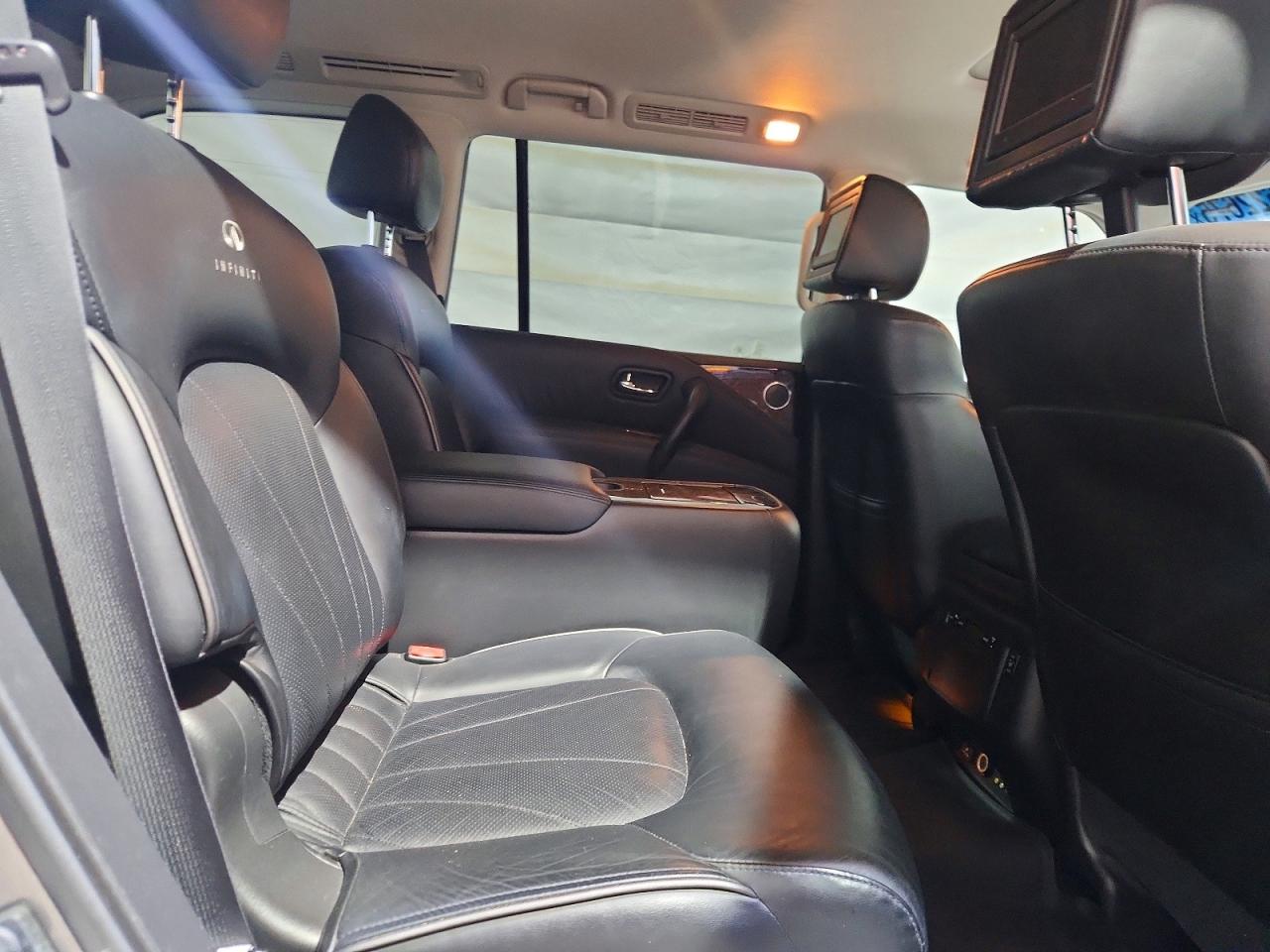 2011 INFINITI QX56 BASE photo 11