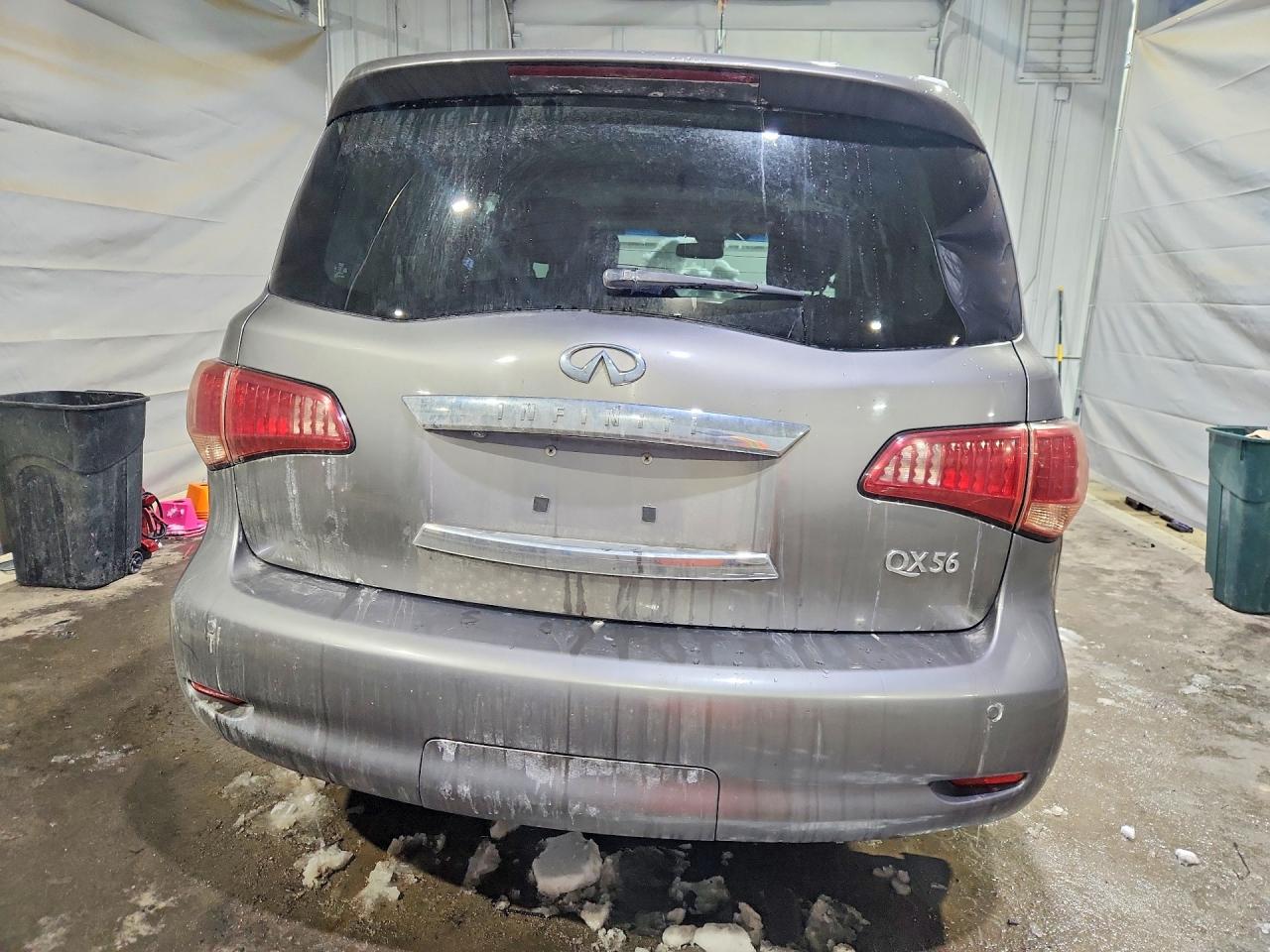 2011 INFINITI QX56 BASE photo 6