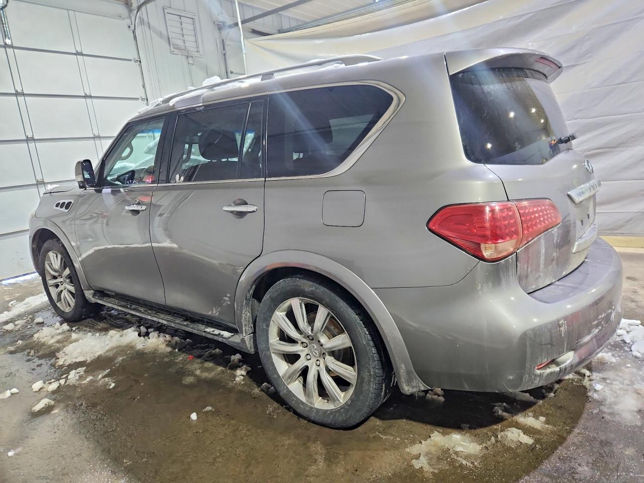 2011 INFINITI QX56 BASE photo 2