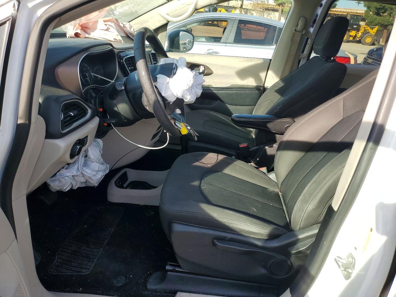 2020 CHRYSLER VOYAGER L photo 7