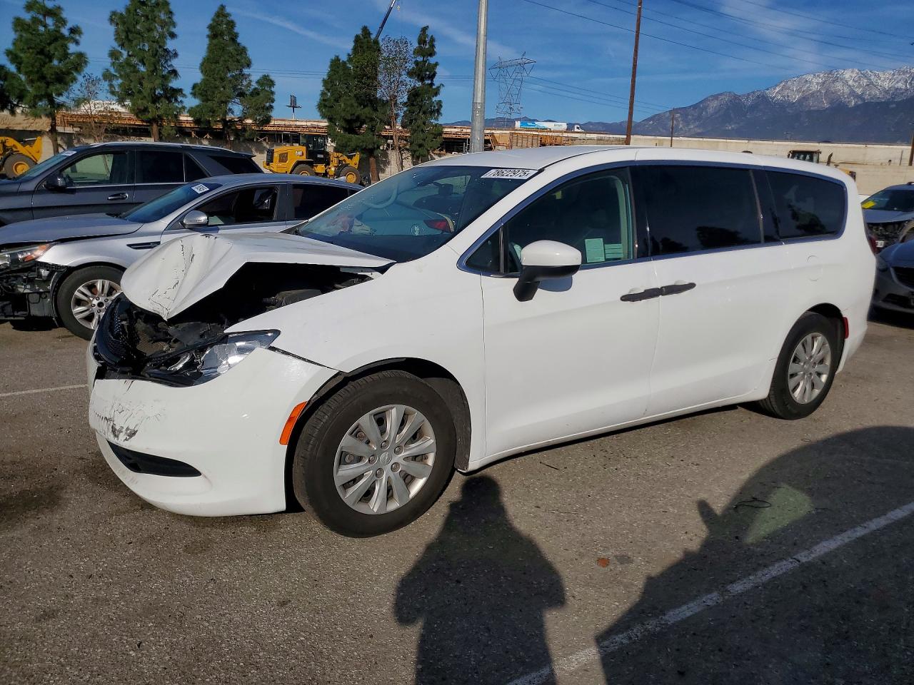 2020 CHRYSLER VOYAGER