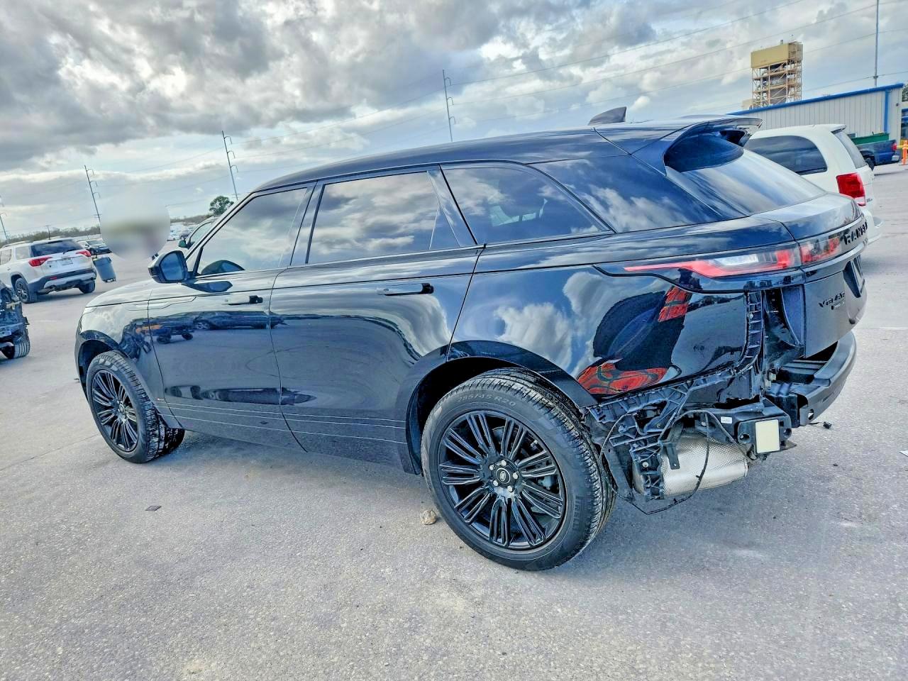 2020 LAND ROVER RANGE ROVER VELAR R-DYNAMIC S photo 2
