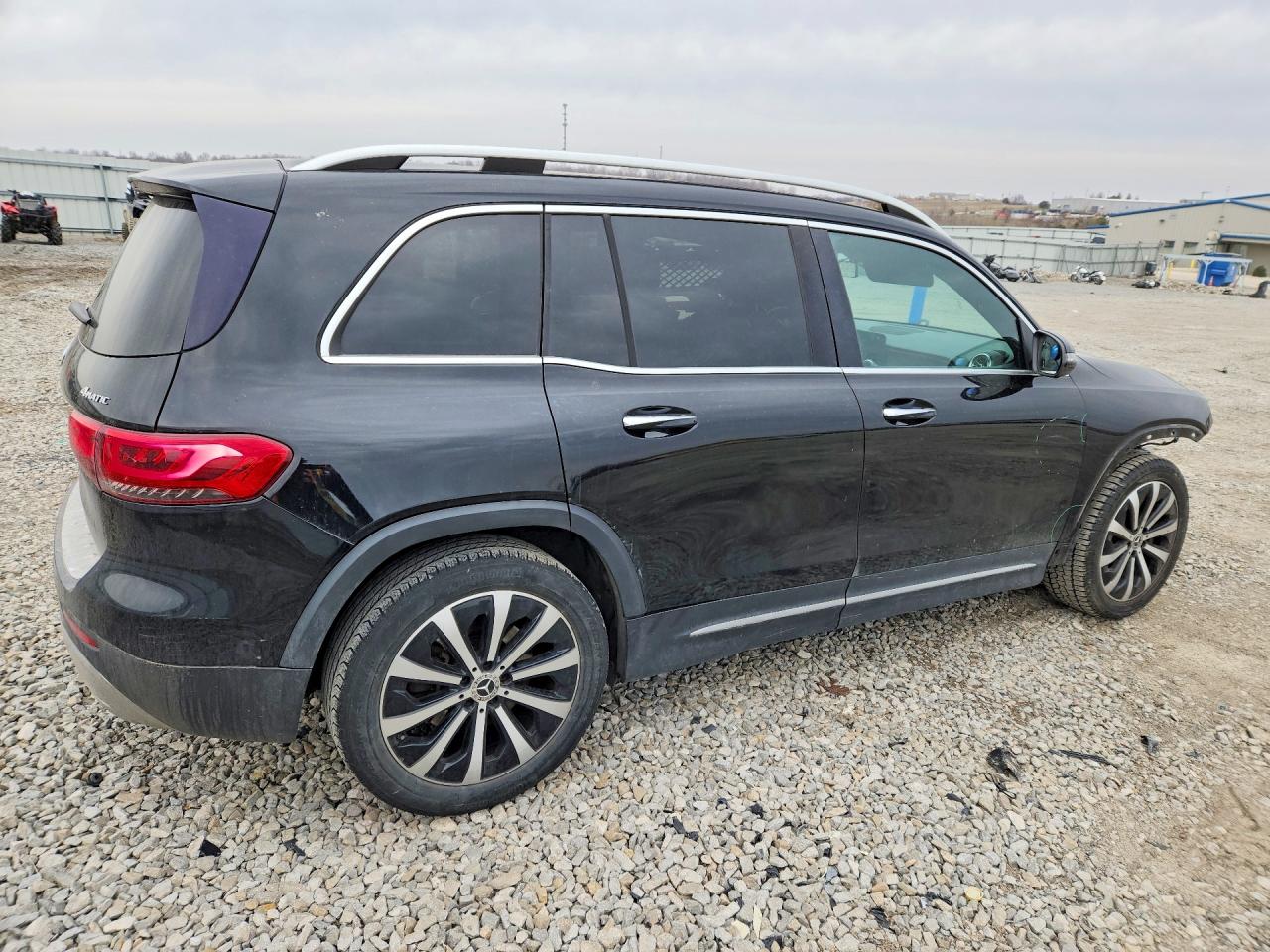 2021 MERCEDES-BENZ GLB 250 4MATIC photo 3