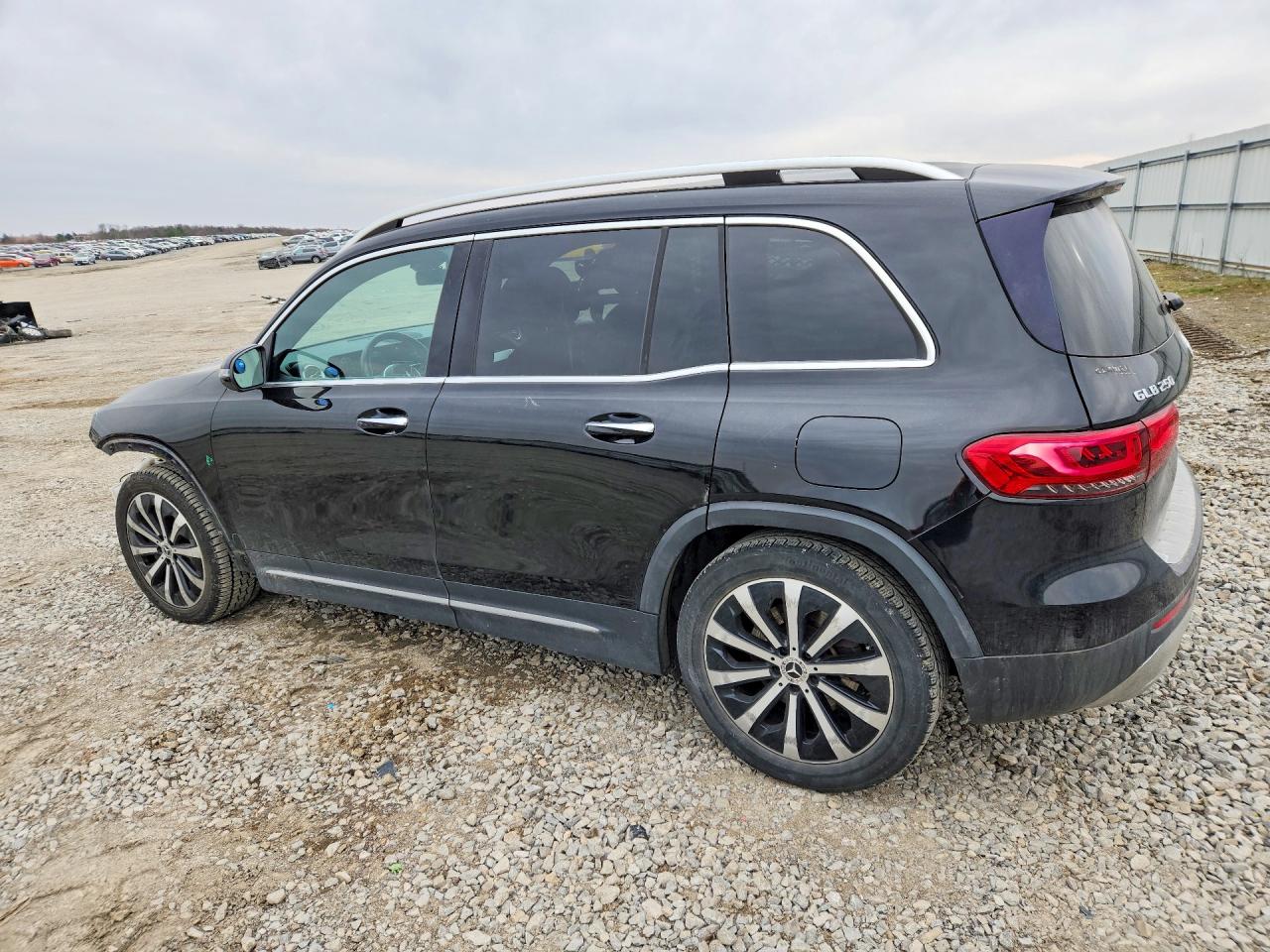 2021 MERCEDES-BENZ GLB 250 4MATIC photo 2