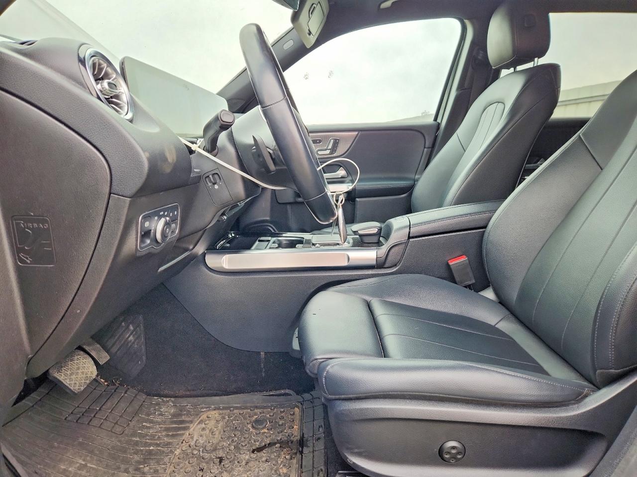 2021 MERCEDES-BENZ GLB 250 4MATIC photo 7
