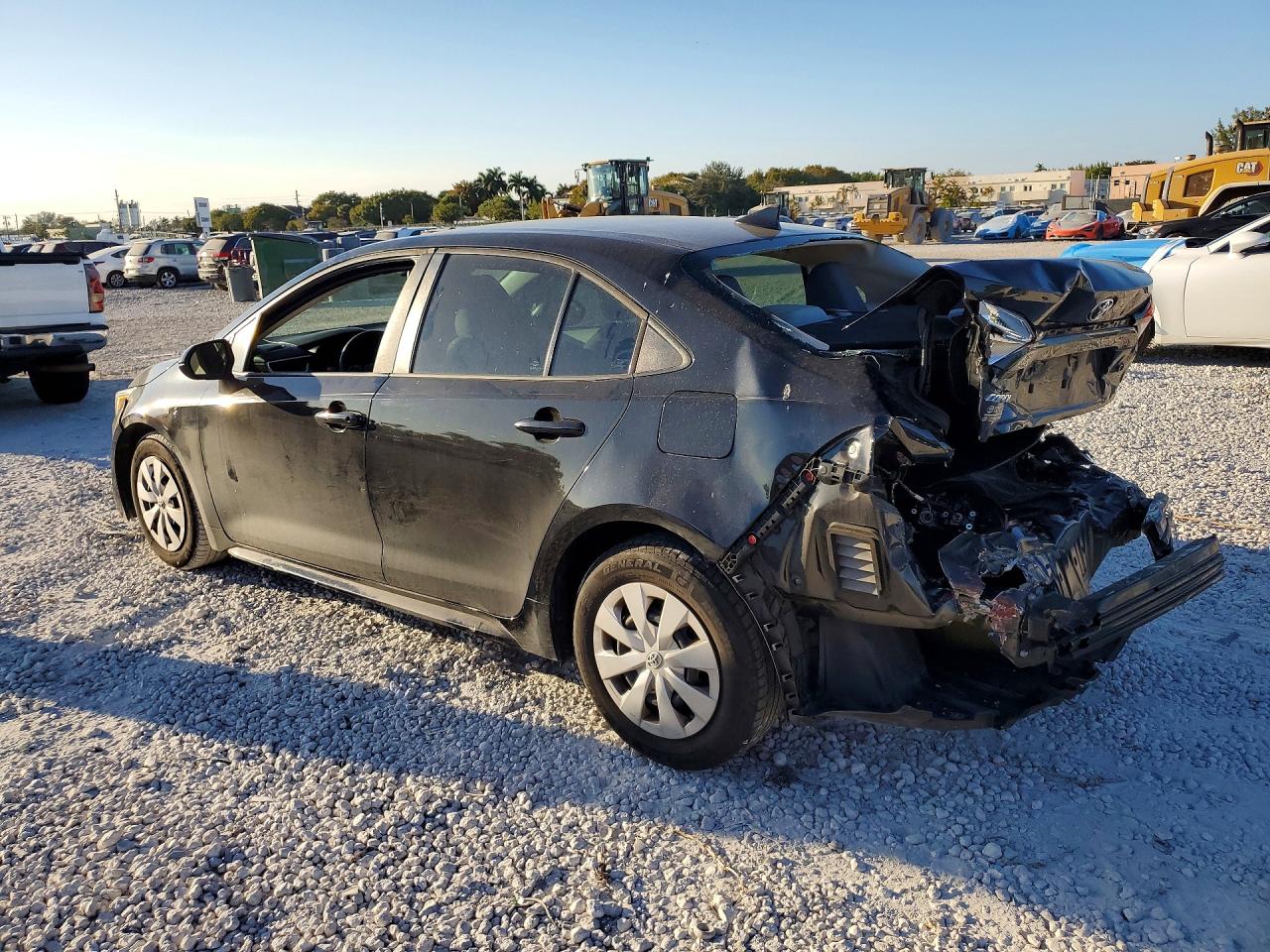 2021 TOYOTA COROLLA L photo 3
