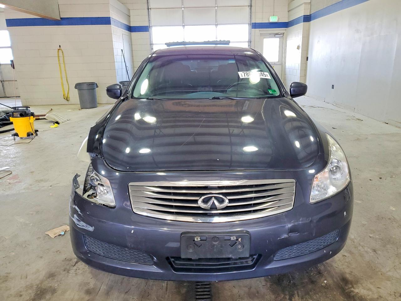 2009 INFINITI G37 photo 5