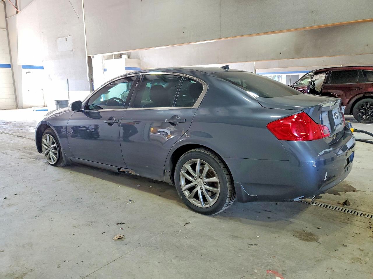 2009 INFINITI G37 photo 2