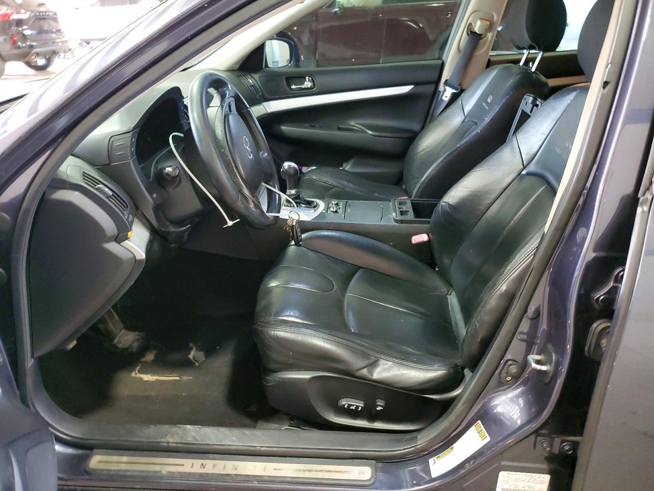 2009 INFINITI G37 photo 7