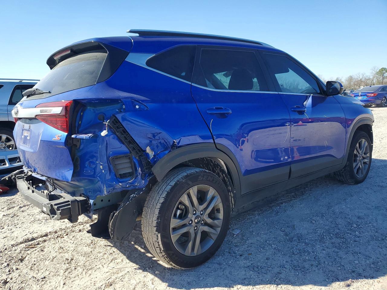 2021 KIA SELTOS S photo 3
