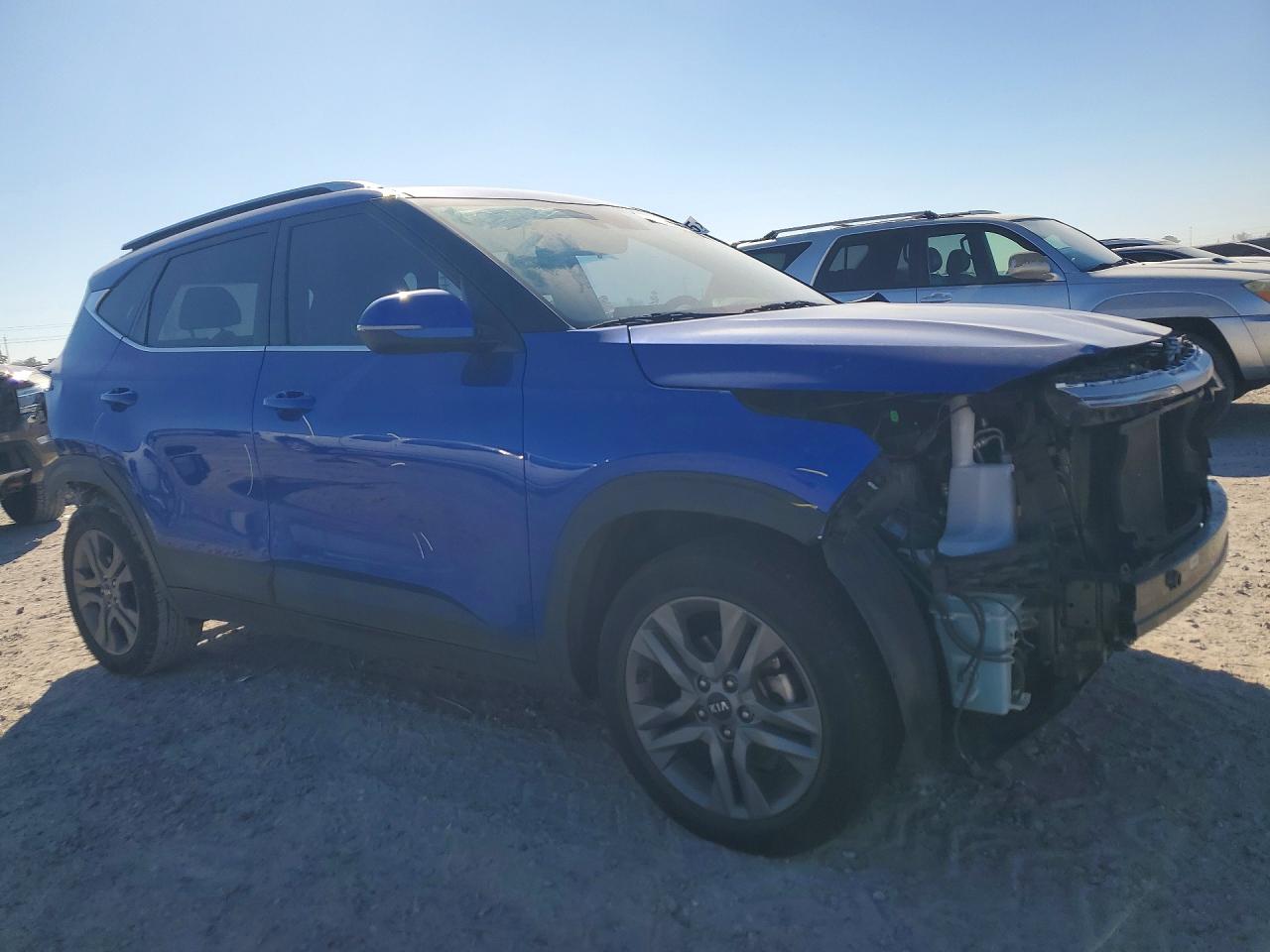 2021 KIA SELTOS S photo 4