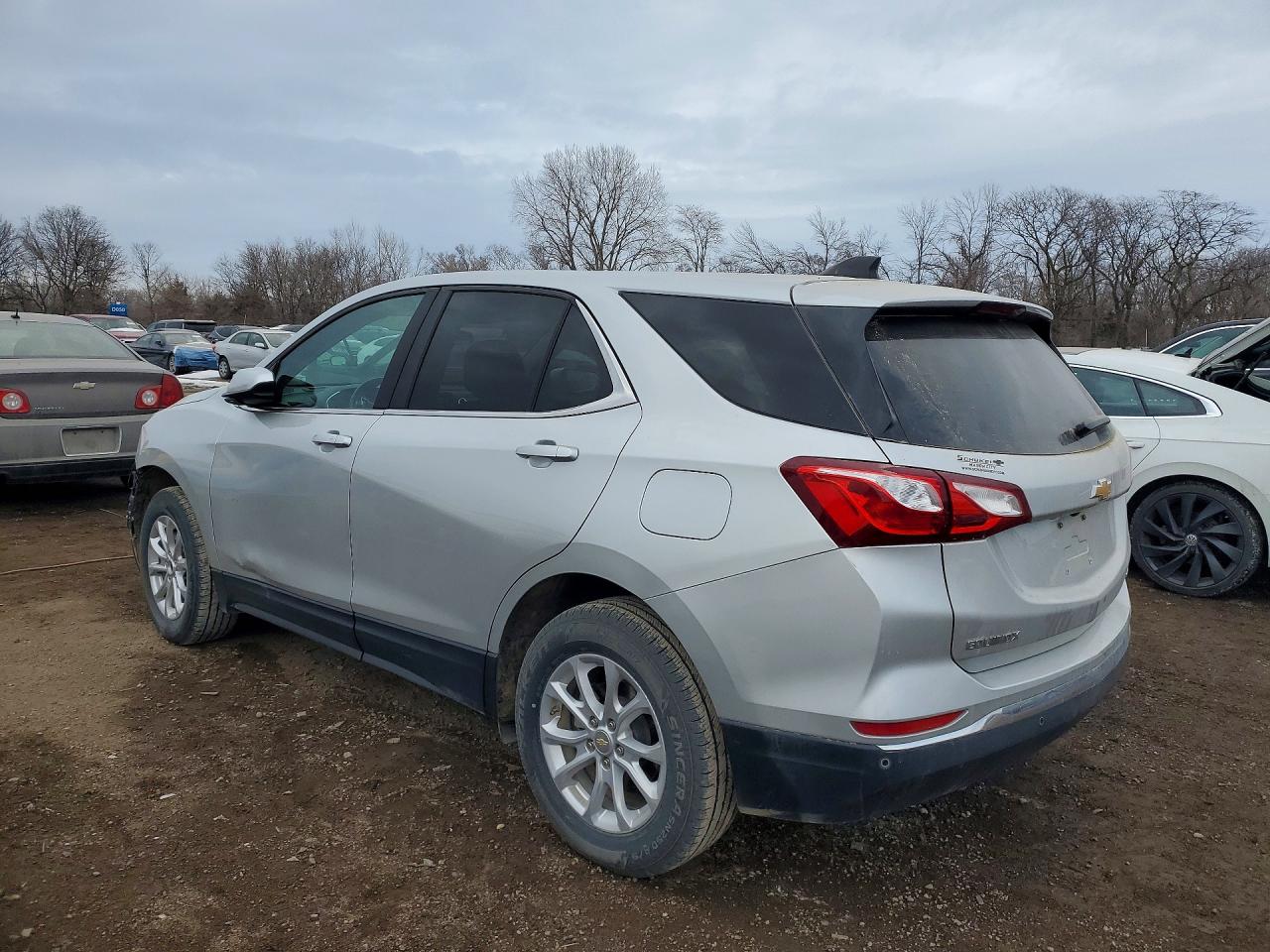 2021 CHEVROLET EQUINOX LT photo 2