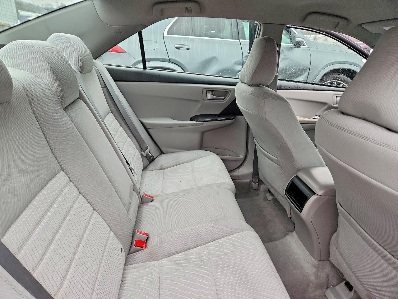2016 TOYOTA CAMRY LE photo 19