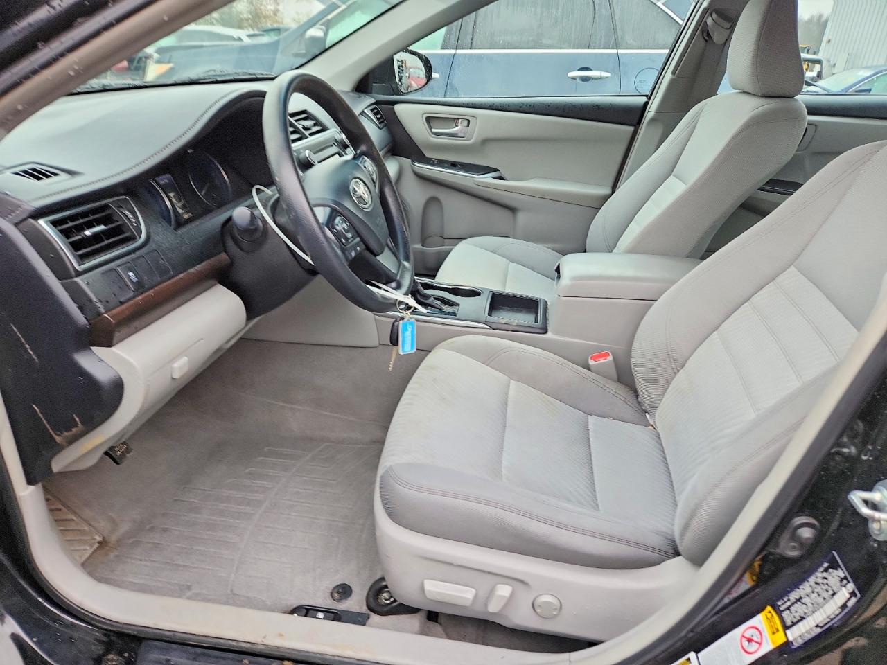 2016 TOYOTA CAMRY LE photo 13