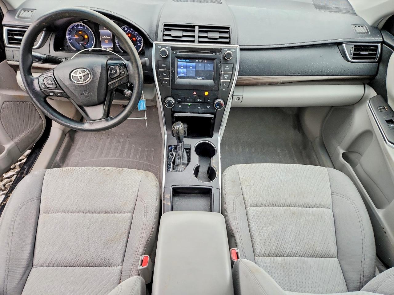 2016 TOYOTA CAMRY LE photo 15