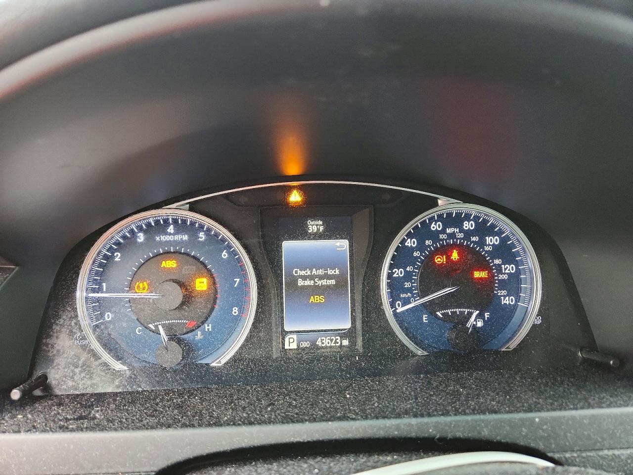 2016 TOYOTA CAMRY LE photo 17