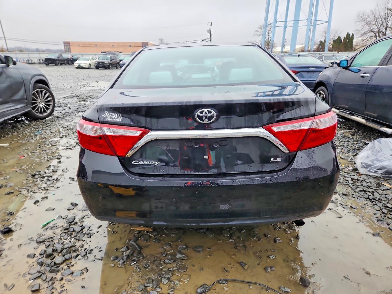 2016 TOYOTA CAMRY LE photo 11
