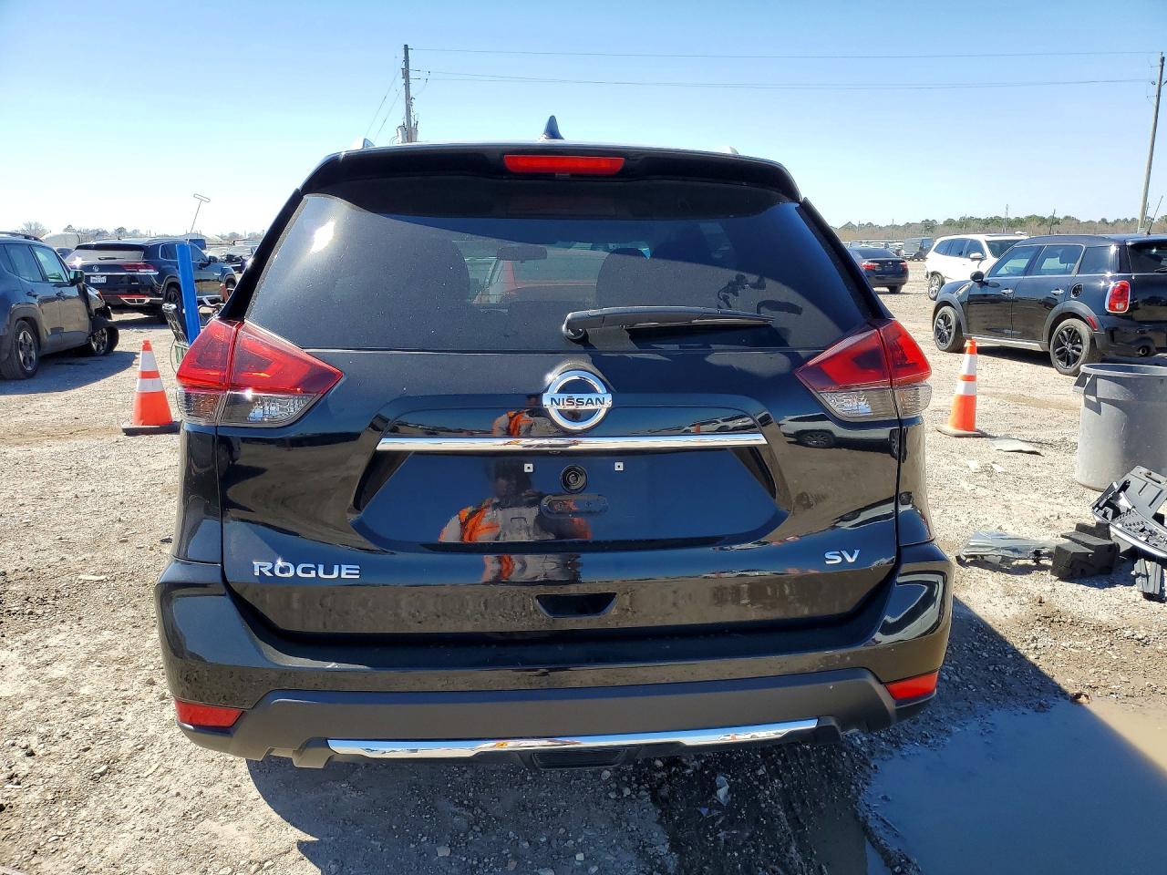 2018 NISSAN ROGUE photo 11
