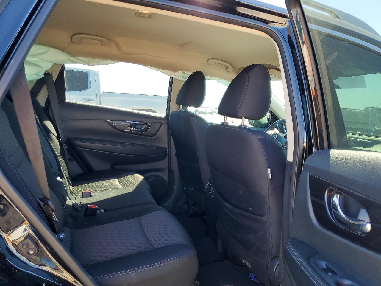 2018 NISSAN ROGUE photo 19