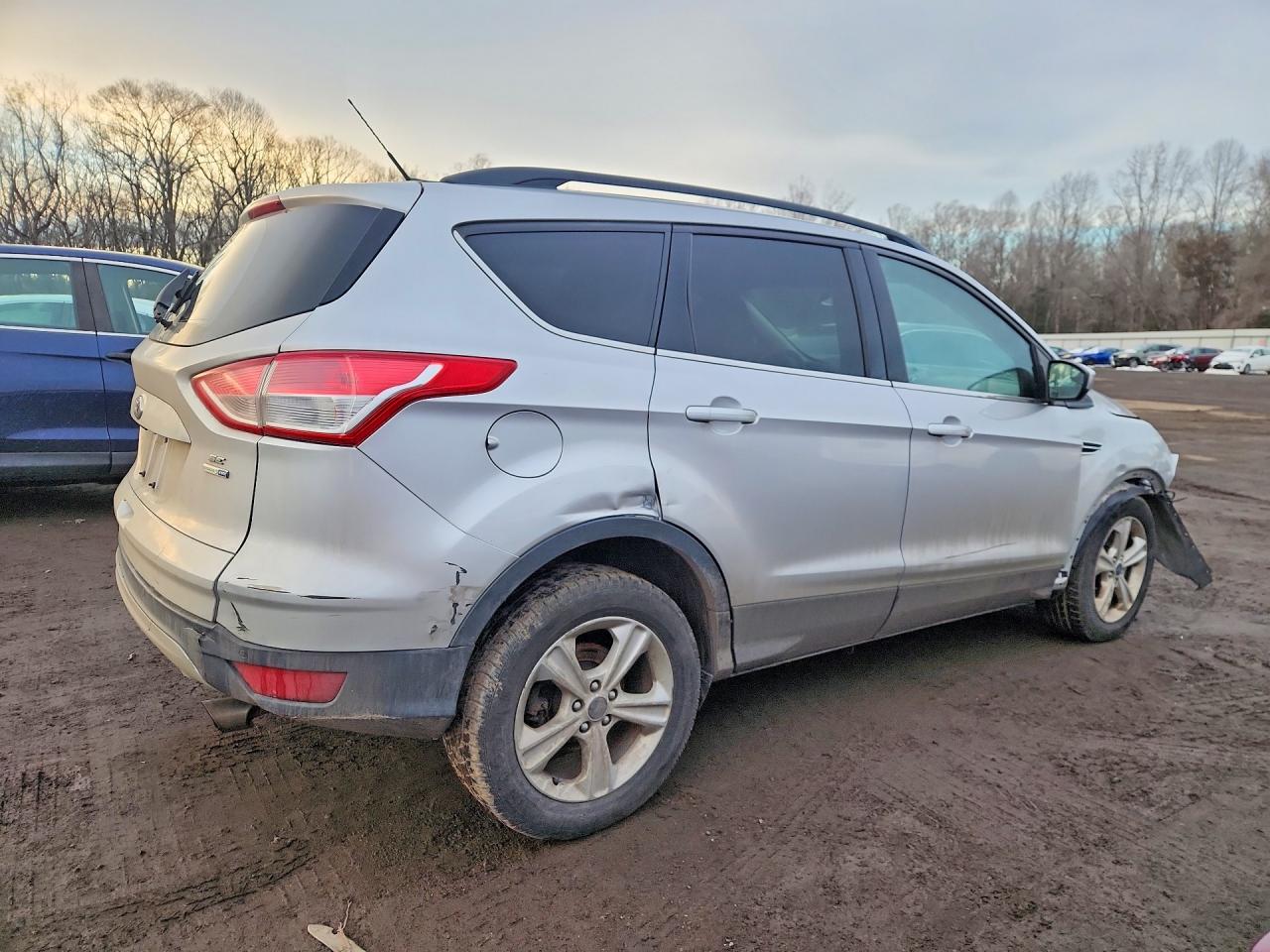 2016 FORD ESCAPE SE photo 5