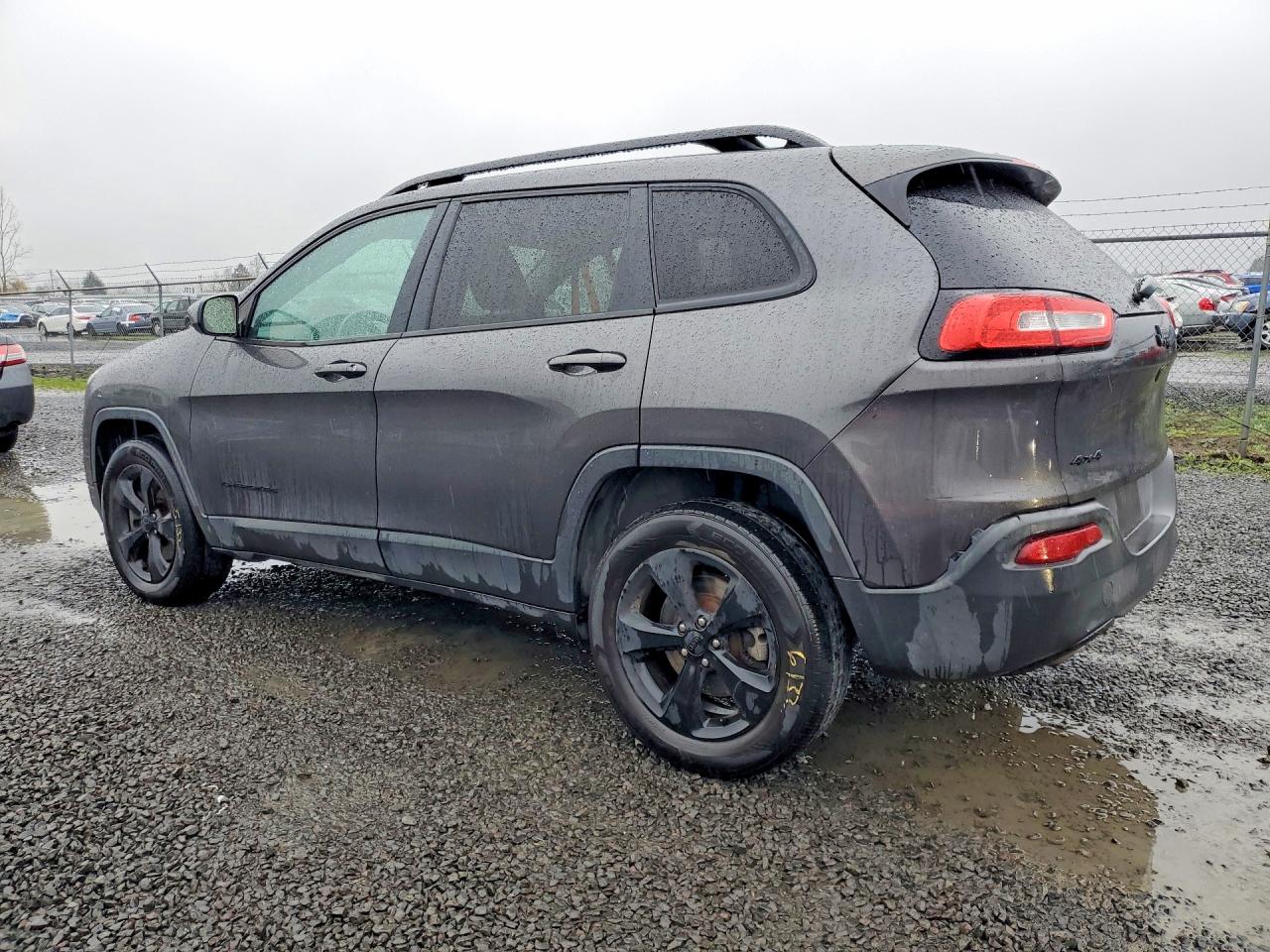 2016 JEEP CHEROKEE LATITUDE photo 2