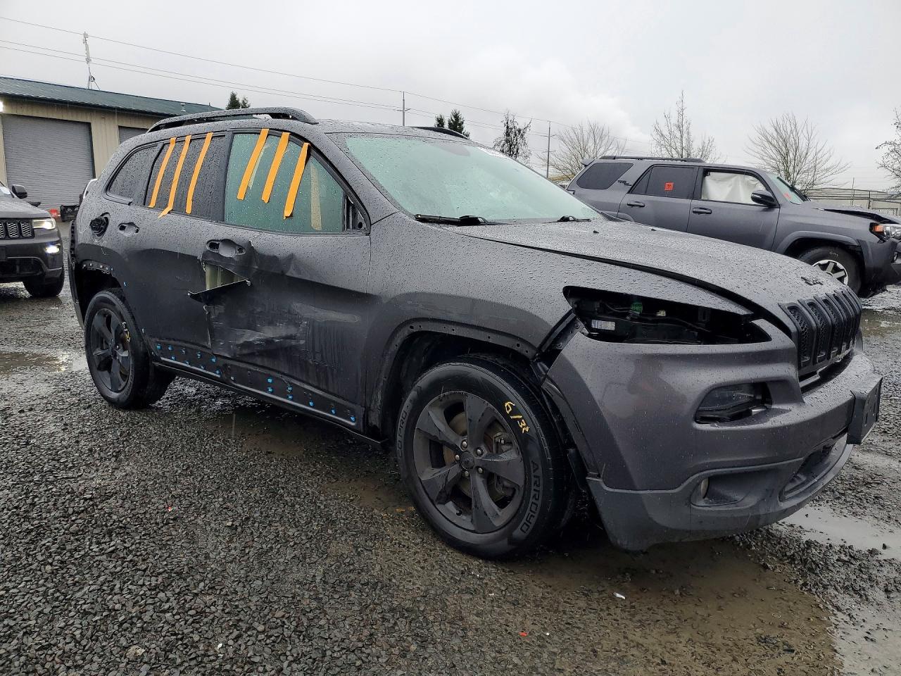 2016 JEEP CHEROKEE LATITUDE photo 4