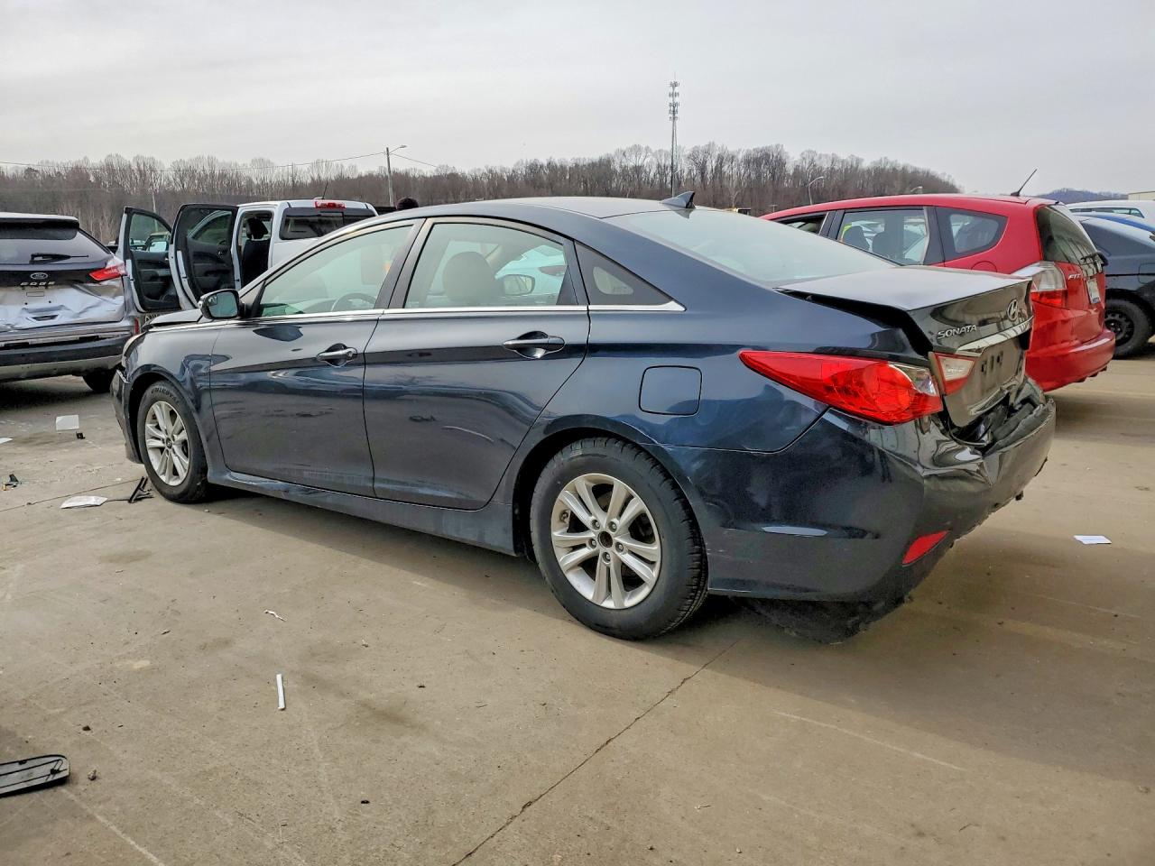 2014 HYUNDAI SONATA GLS photo 4