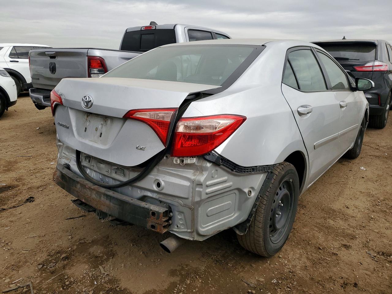 2018 TOYOTA COROLLA LE photo 5