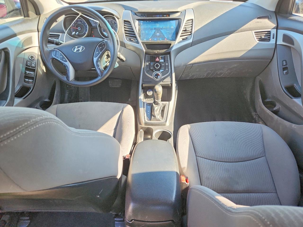 2015 HYUNDAI ELANTRA SE photo 22