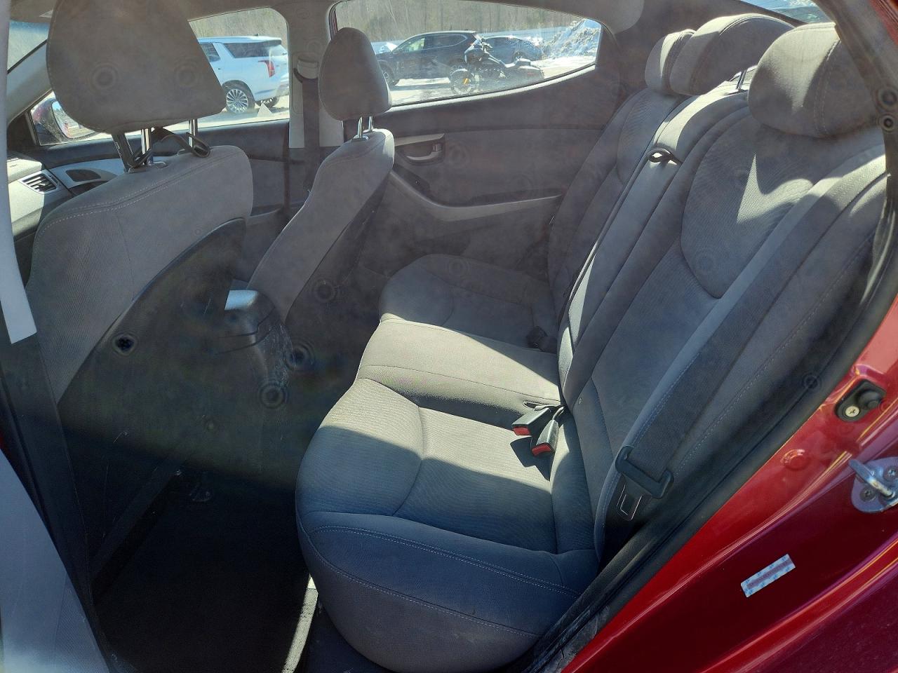 2015 HYUNDAI ELANTRA SE photo 28